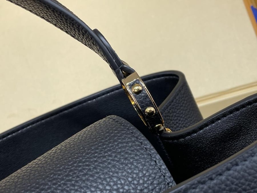 Louis Vuitton Capucines MM handbag / حقيبة يد لويس فويتون كابوسين MM