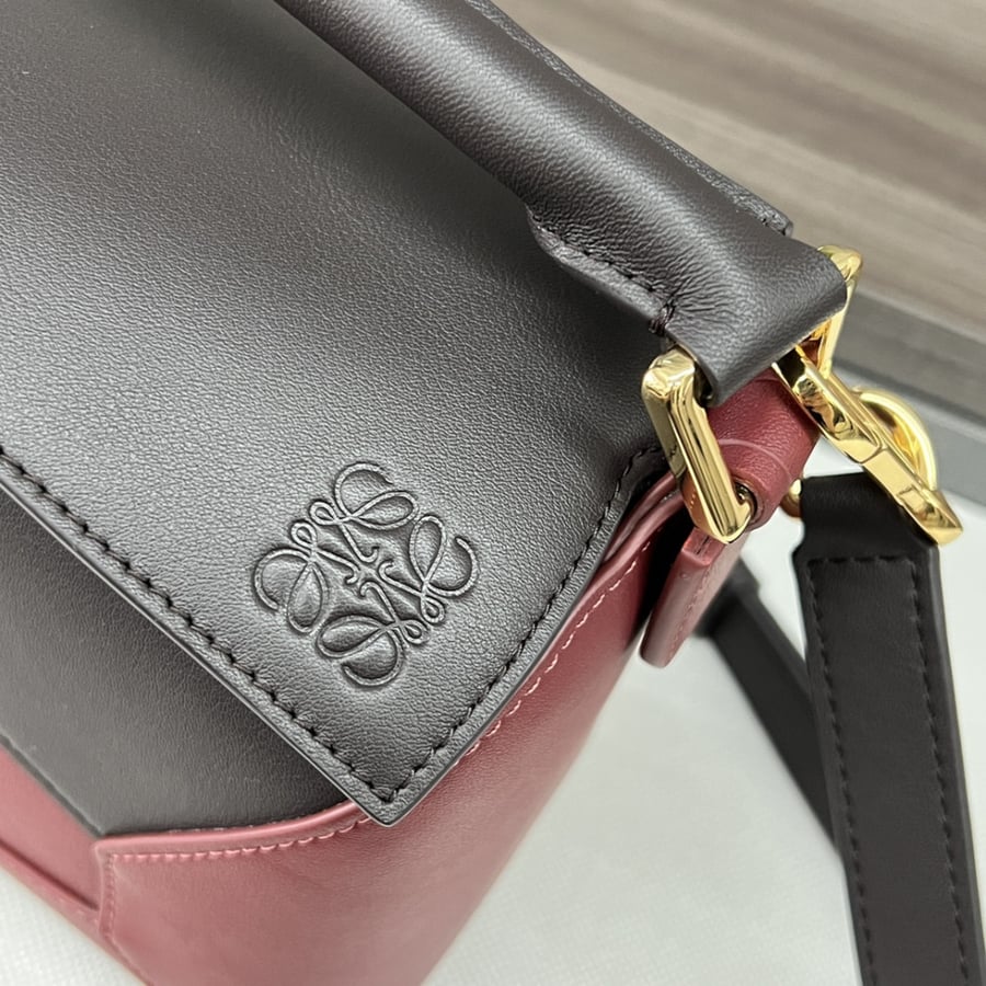 Loewe Puzzle Bag (لووي بازل باغ)