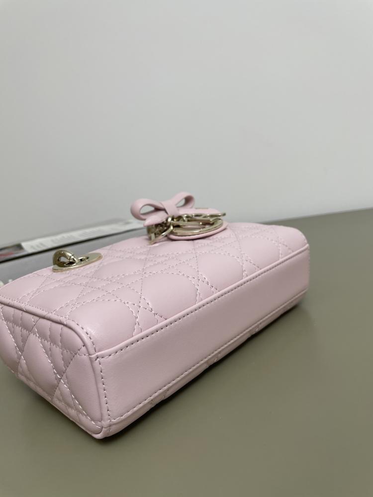 Christian Dior  Lady D-Joy bag lambskin / حقيبة كريستيان ديور ليدي دي جوي من جلد الخروف