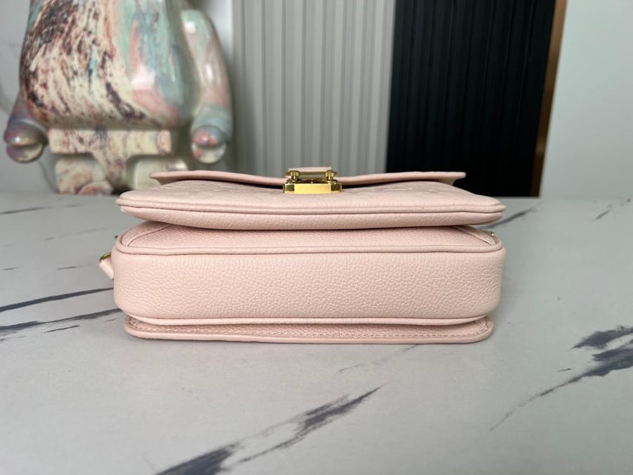 LV Pochette Metis 21.5cm