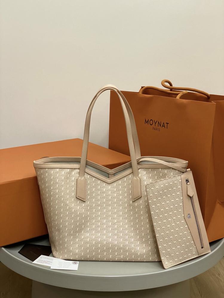 Moynat Calfskin M Tote PM / حقيبة موينات الجلدية متوسطة الحجم