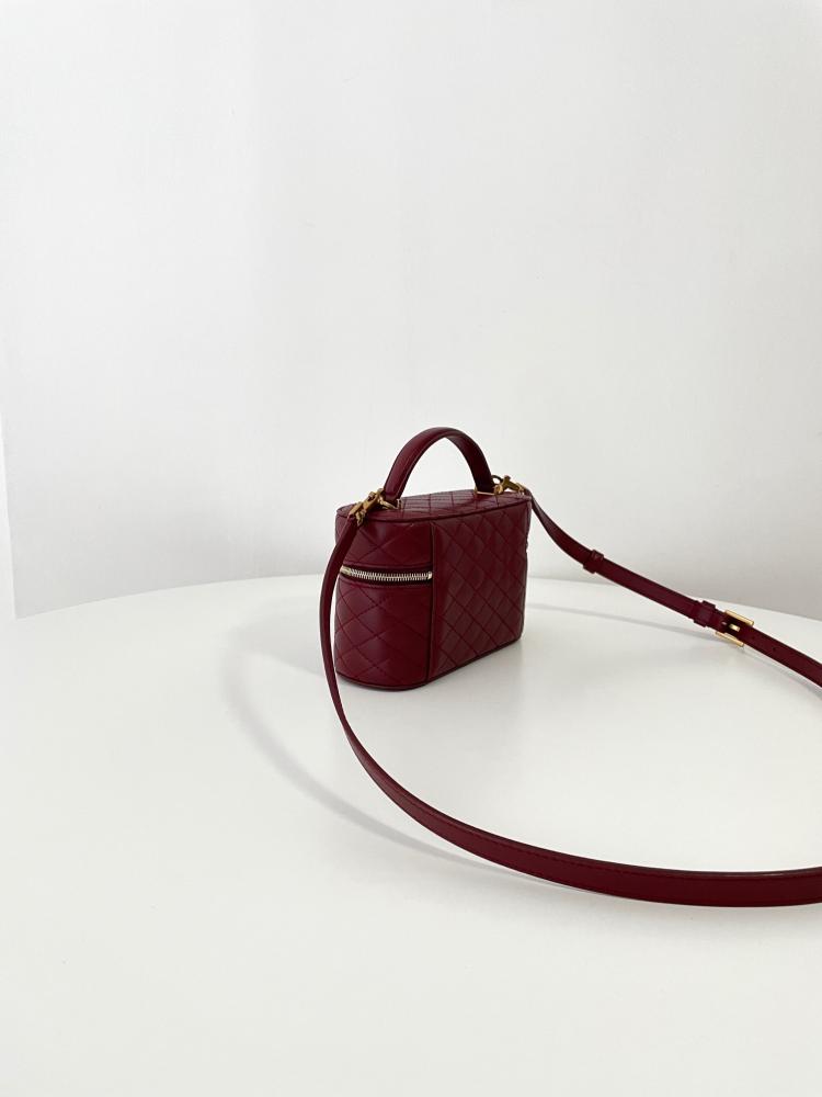Saint Laurent Gaby Vanity Bag / حقيبة سان لوران غابي