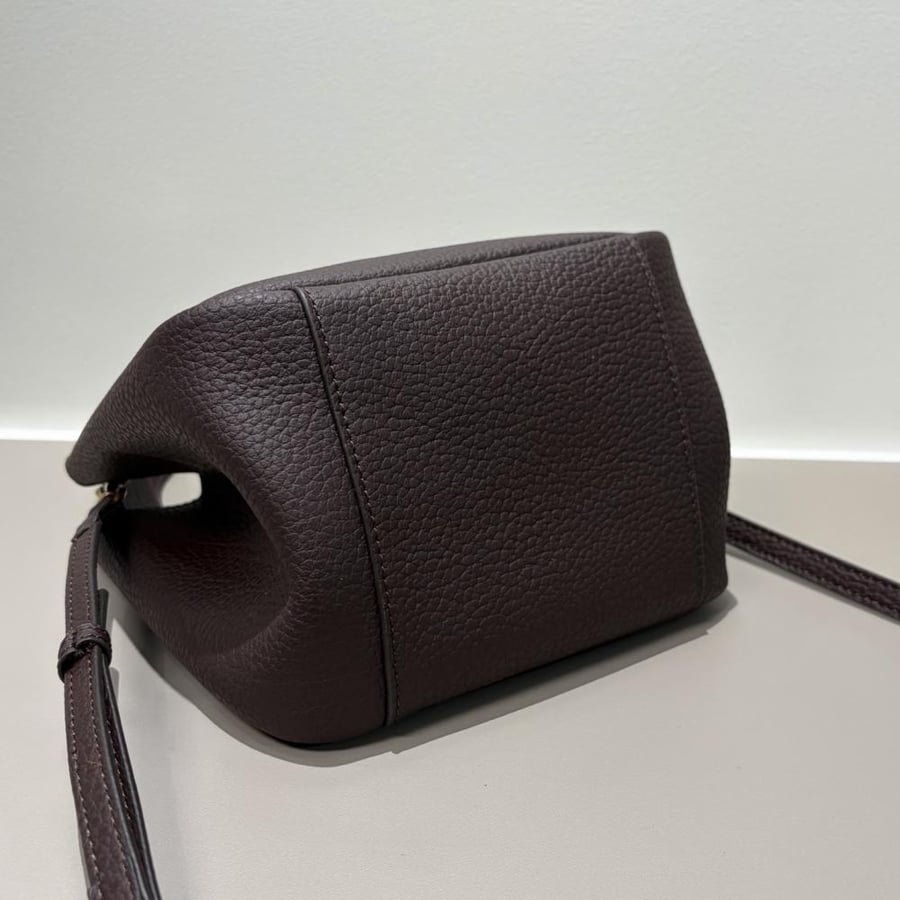 Saint Laurent Le 5 à 7 Baby Bea Bag / حقيبة سان لوران لو 5 إلى 7 بيبي بي