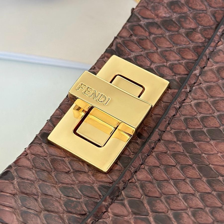 Peekaboo ISeeU python leather / فندي بيكابو آي سي يو من جلد الثعبان