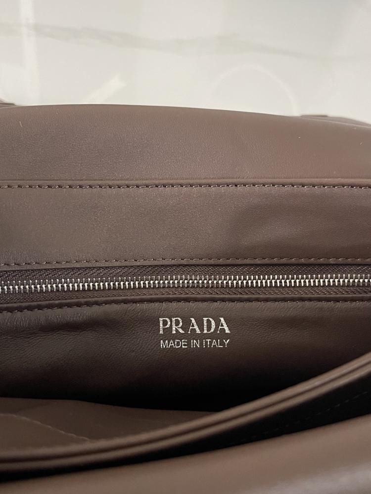 Prada Passage medium / حقيبة برادا باساج 28سم
