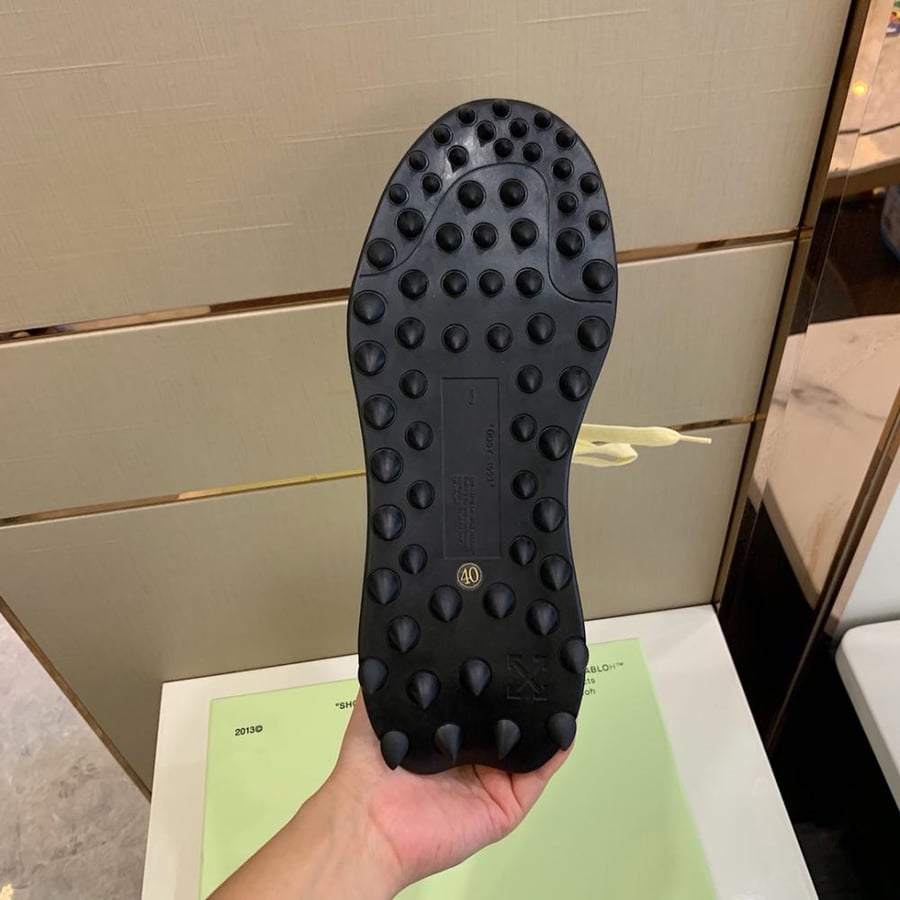 OFF WHITE Sneakers