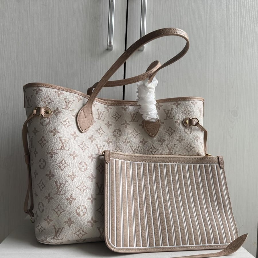 Louis Vuitton Neverfull Inside Out MM / حقيبة لويس فويتون نيفر فول إنسايد آوت MM