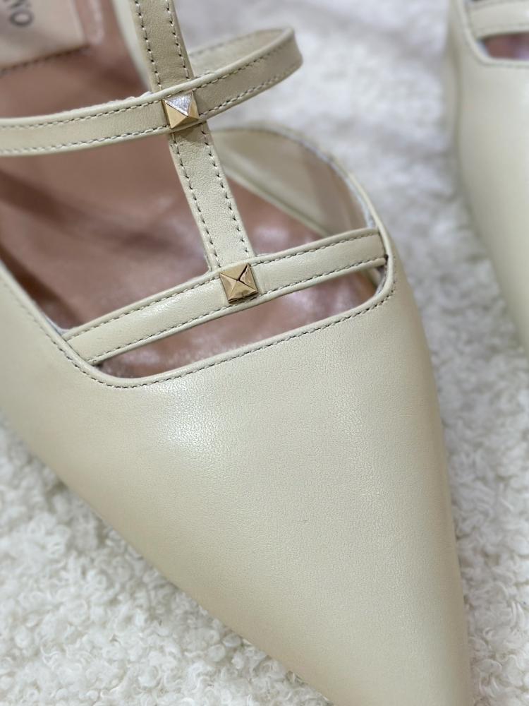 Valentino Garavani Rockstud Pointed-Toe Mules – Apricot pink