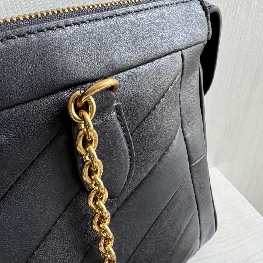 Valentino Garavani Panthea shoulder bag / حقيبة كتف فالنتينو جارافاني بانثيا 33سم