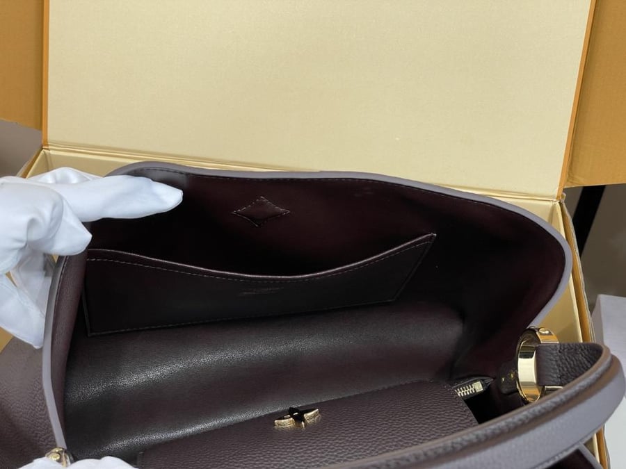 Louis Vuitton Capucines MM handbag / حقيبة يد لويس فويتون كابوسين MM