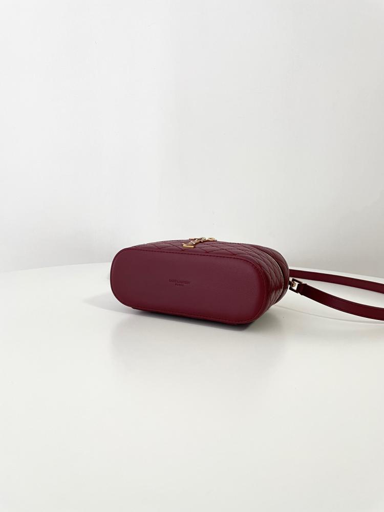 Saint Laurent Gaby Vanity Bag / حقيبة سان لوران غابي