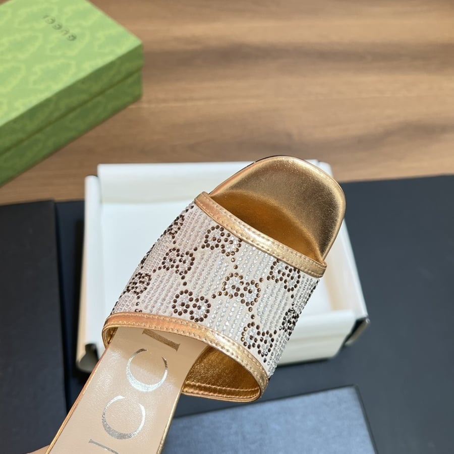 GG high heels