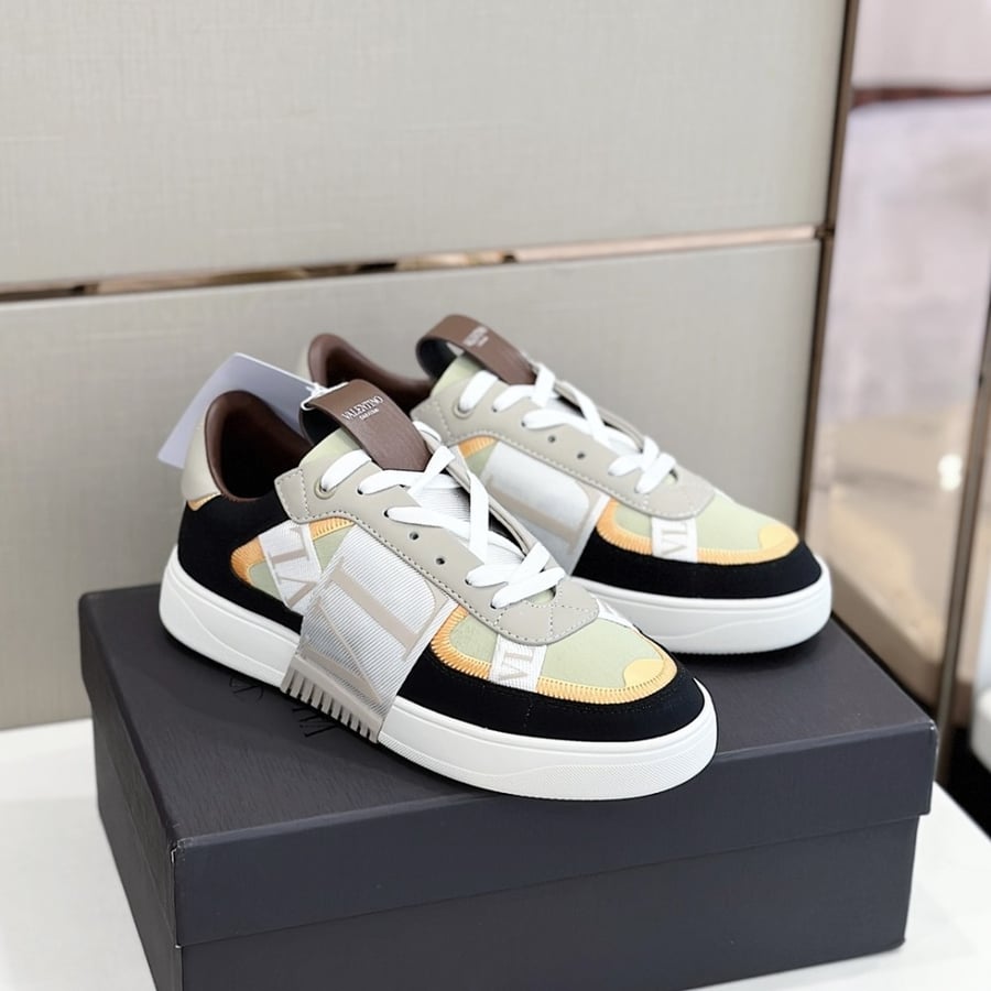 Valentino Sneakers