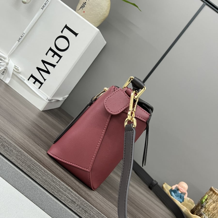 Loewe Puzzle Bag (لووي بازل باغ)