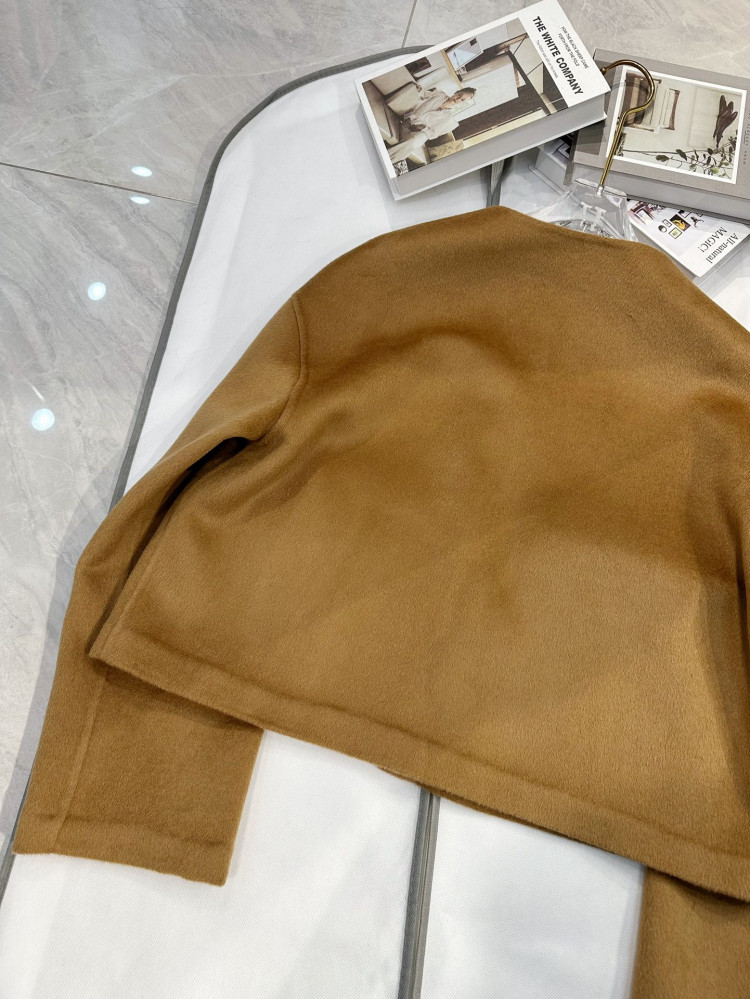 CE coat