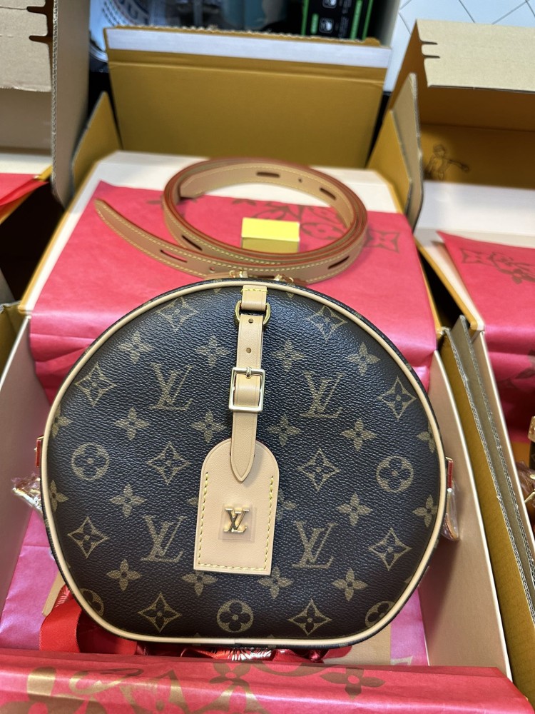 LV 22cm