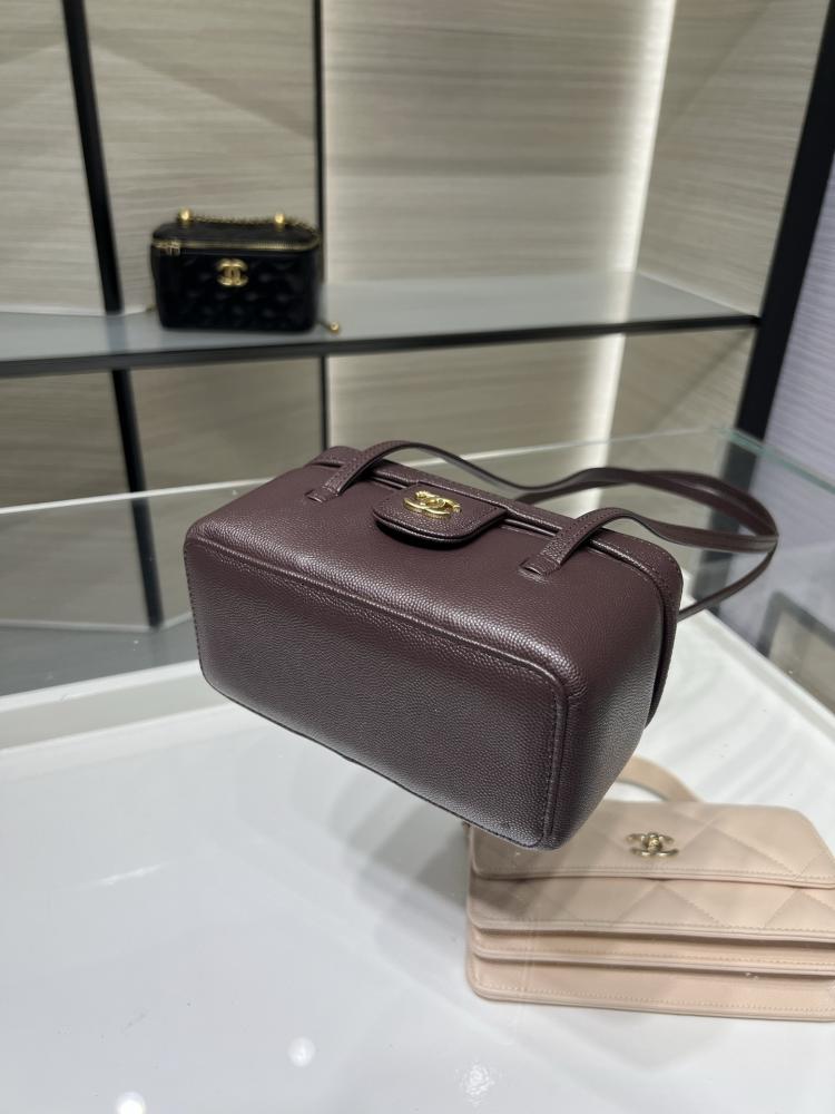 Chanel Preppy Coco Long Vanity Bag Caviar Leather / حقيبة شانيل بريبي كوكو جلد الكافيار