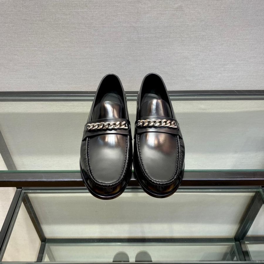 LV  Loafer