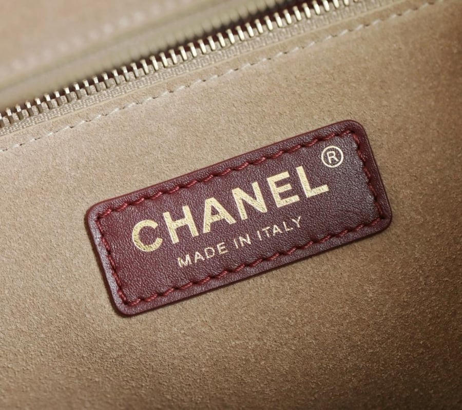 Chanel Calfskin Archetype Small Shopping Tote / حقيبة تسوق من جلد العجل من شانيل