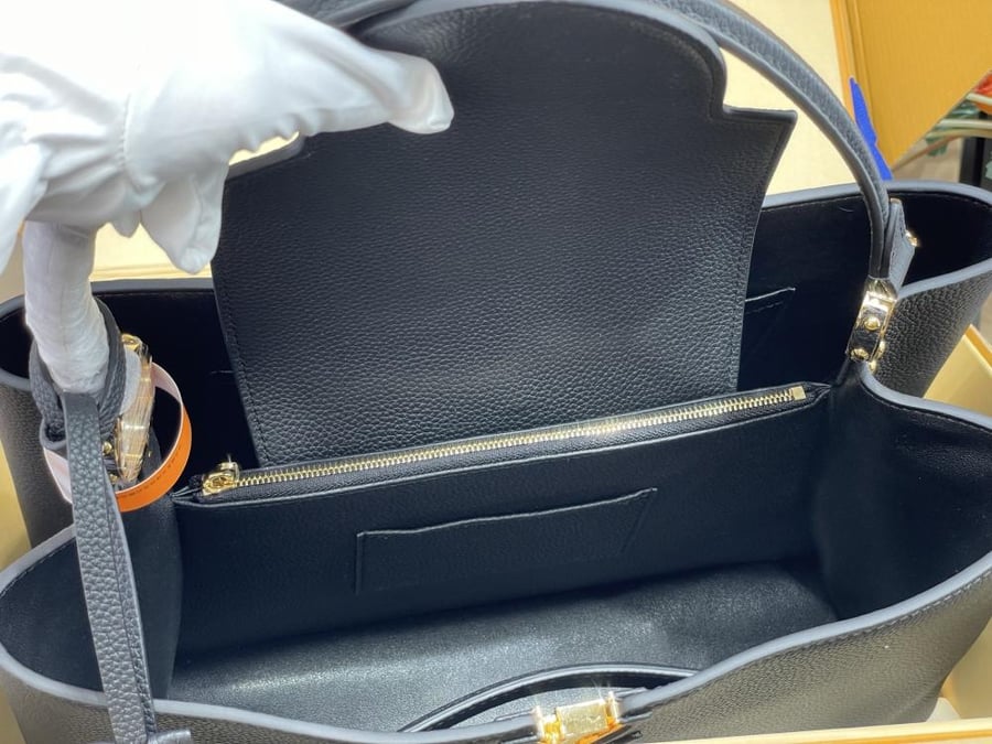 Louis Vuitton Capucines MM handbag / حقيبة يد لويس فويتون كابوسين MM
