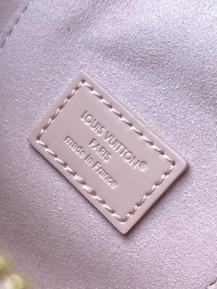 Louis Vuitton Vanity Chain Pouch / حقيبة لويس فويتون فانيتي