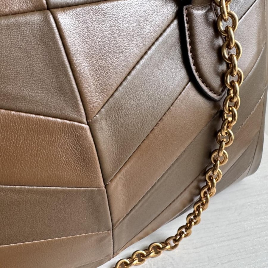 Valentino Garavani Panthea shoulder bag / حقيبة كتف فالنتينو جارافاني بانثيا 33سم
