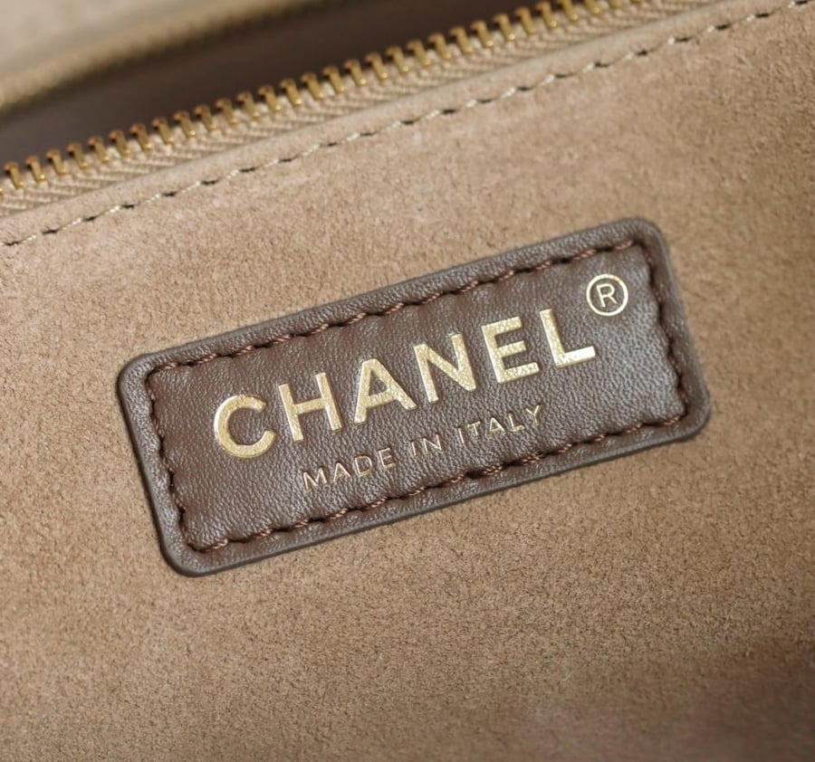 Chanel Calfskin Archetype Small Shopping Tote / حقيبة تسوق من جلد العجل من شانيل