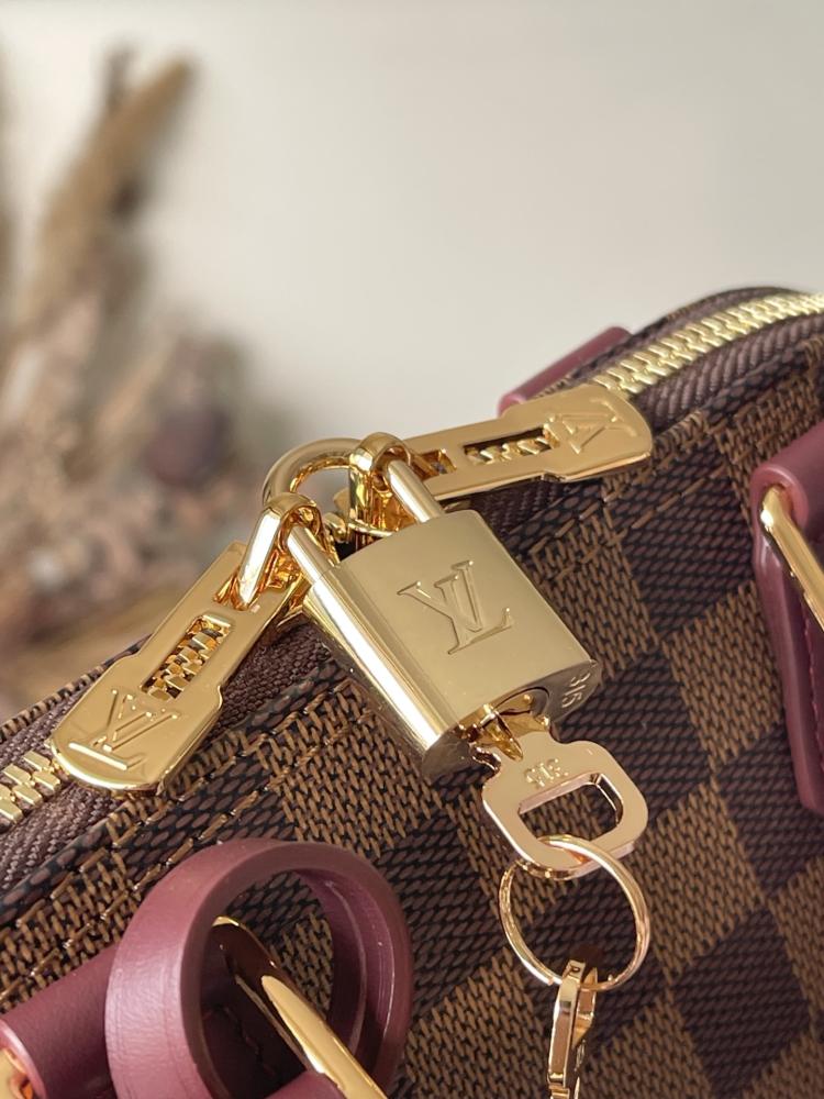 Louis Vuitton Alma BB | لويس فويتون ألما بي بي