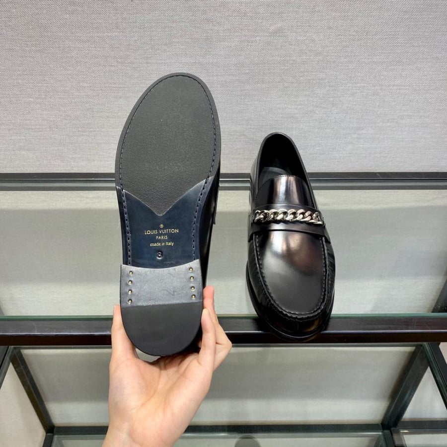 LV  Loafer