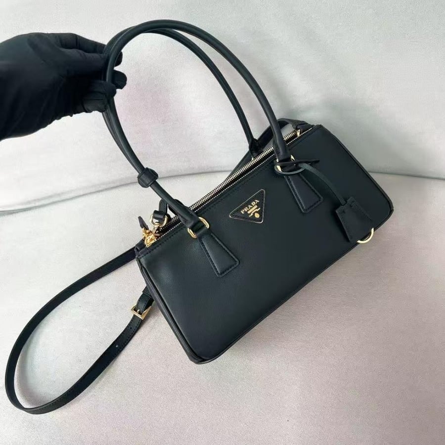 Prada Galleria bag / حقيبة برادا غاليريا 30سم
