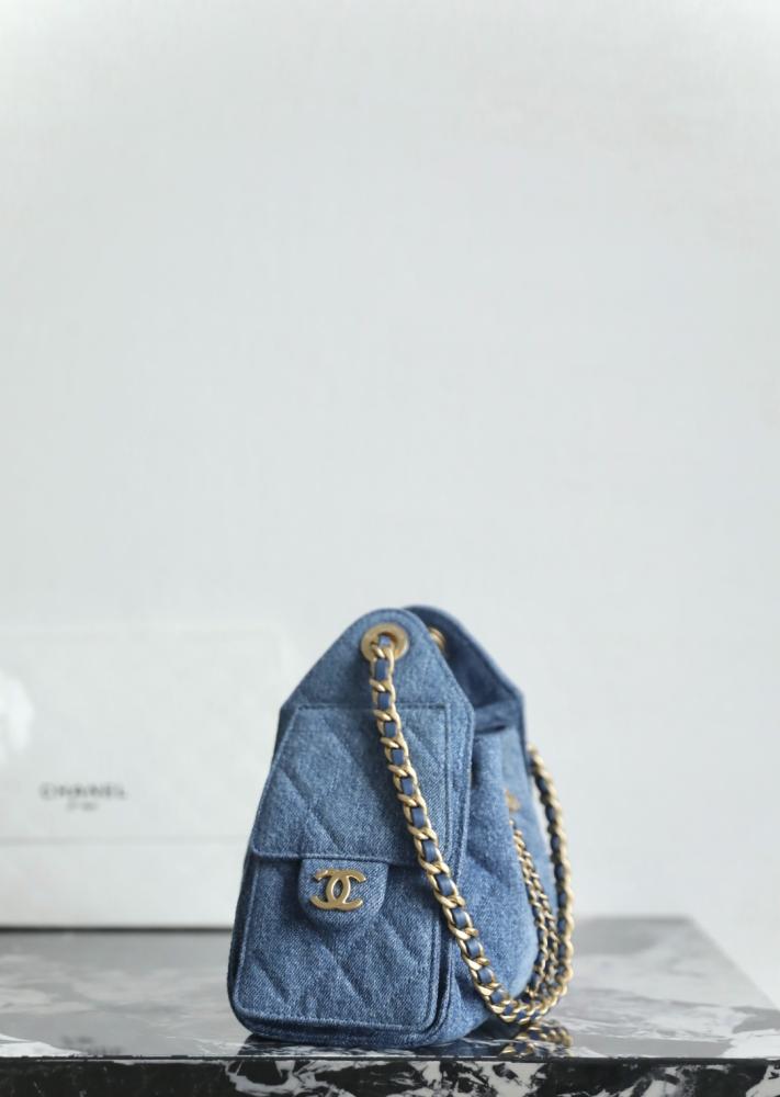 Chanel small 25 bag / حقيبة شانيل صغيرة 25