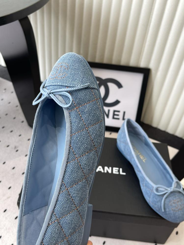Chanel quilted denim ballet flats / حذاء باليه الدنيم المبطن شانيل