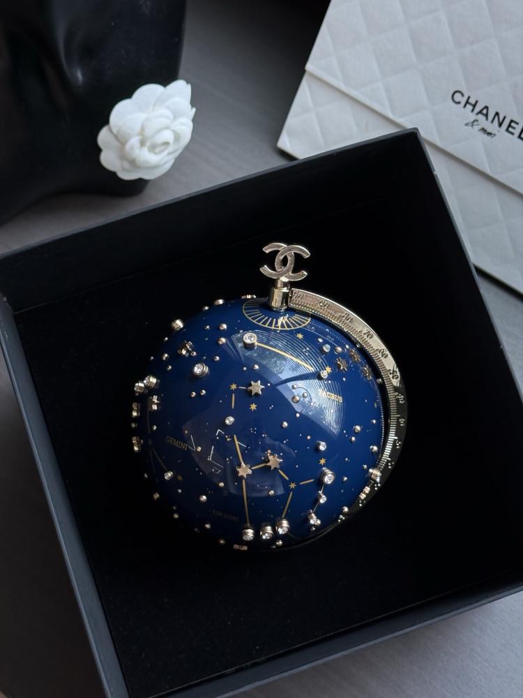 Chanel Constellation Globe Minaudiere / حقيبة شانيل كونستليشن غلوب مينودير