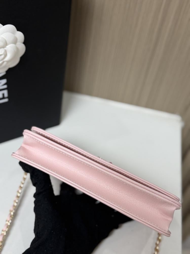 Chanel leather bag on chain (WOC) | حقيبة شانيل جلد بسلسلة (WOC)