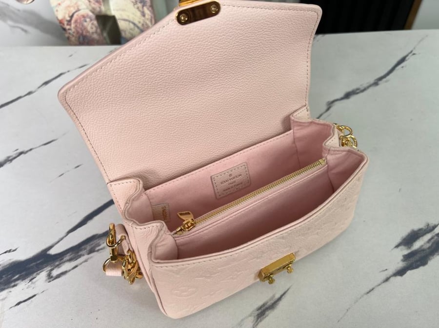 LV Pochette Metis 21.5cm
