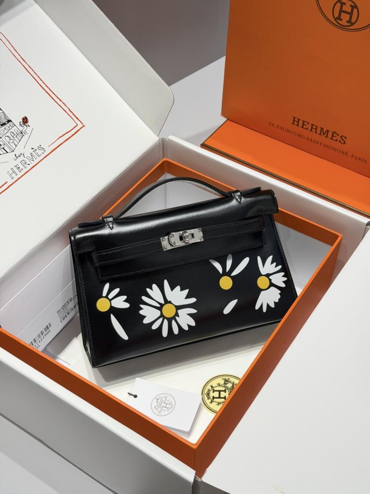 Hermès Kelly Pochette Daisy bag / حقيبة هيرميس كيلي بوشيت ديزي
