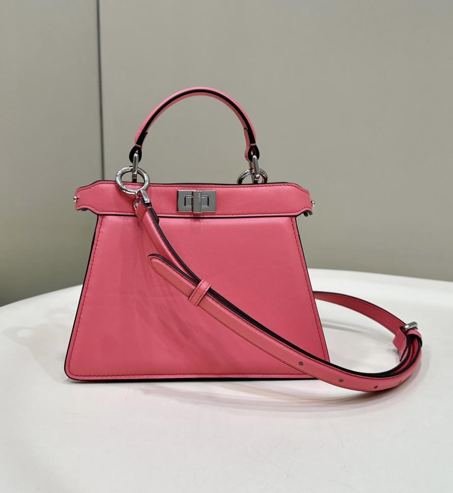 Fendi Peekaboo ISeeU Petite bag / حقيبة فندي بيكابو ايسي يو صغيرة 20 سم