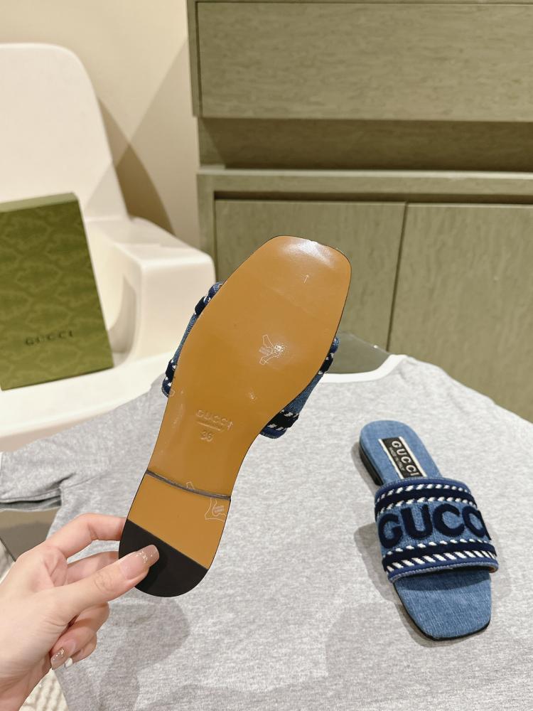 GG slippers