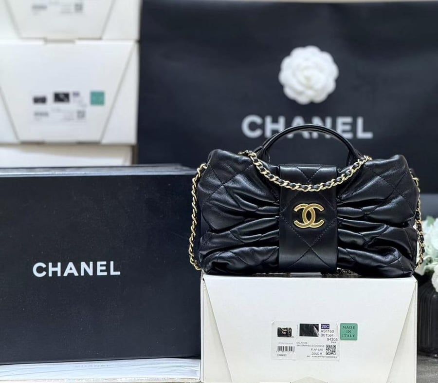 Chanel Bow-Shaped Lambskin Shoulder Bag
