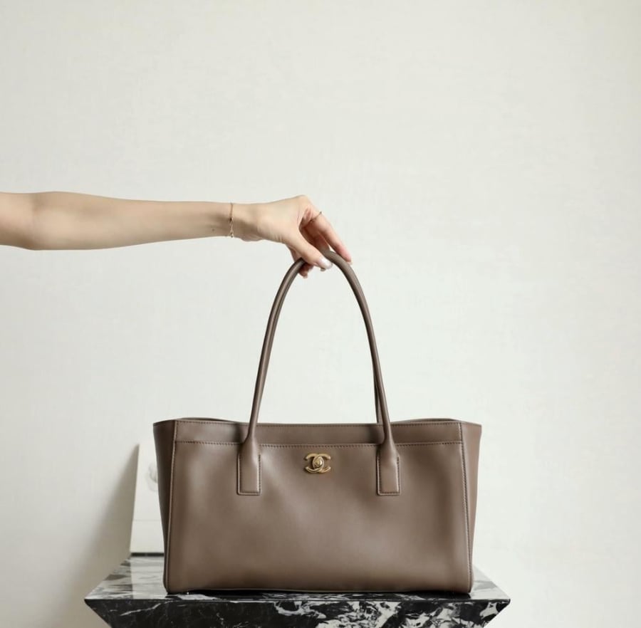 Chanel Calfskin Archetype Small Shopping Tote / حقيبة تسوق من جلد العجل من شانيل