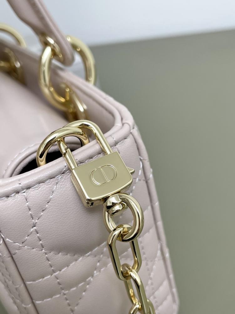 Christian Dior  Lady D-Joy bag lambskin / حقيبة كريستيان ديور ليدي دي جوي من جلد الخروف