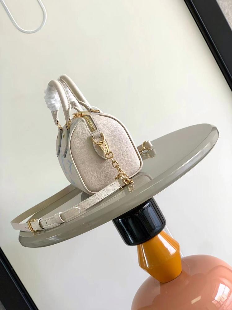 Louis Vuitton Speedy Bandoulière 20 / لويس فويتون سبيدي باندوليير 20