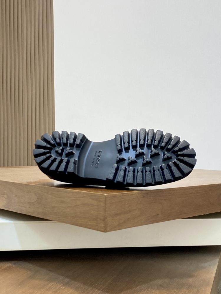 Gucci Loafers with Interlocking G Chain