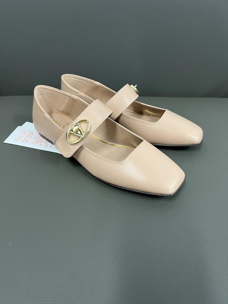 Valentino Garavani VLogo Signature Leather Mary Jane Flats