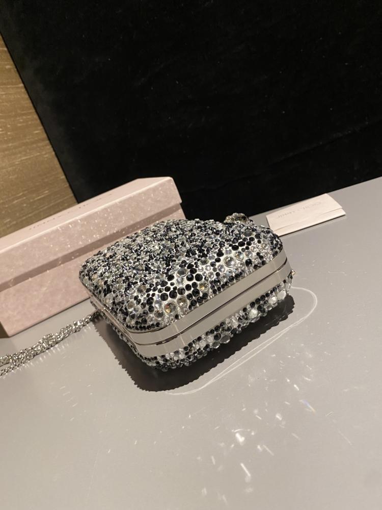 Jimmy Choo Cloud Crystal Clutch / حقيبة يد جيمي تشو كلاود كريستال