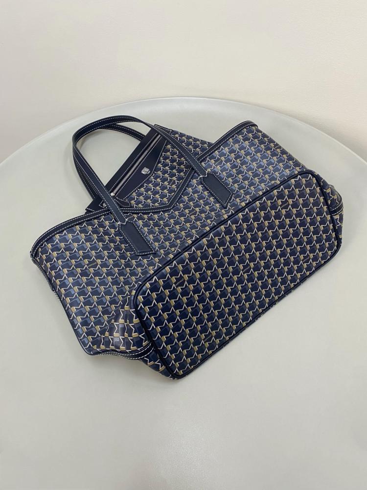 Moynat Calfskin M Tote PM / حقيبة موينات الجلدية متوسطة الحجم