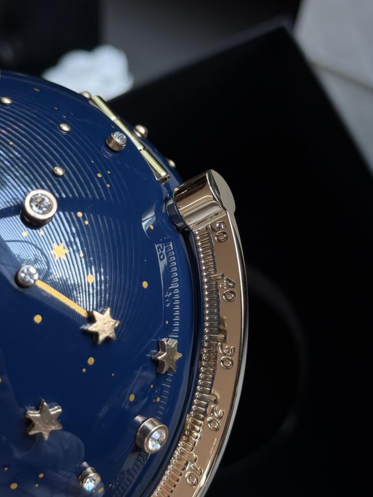 Chanel Constellation Globe Minaudiere / حقيبة شانيل كونستليشن غلوب مينودير