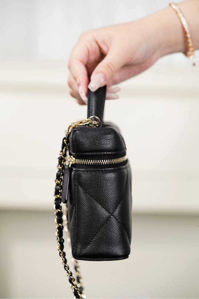 Chanel Vanity with Chain / حقيبة شانيل فانيتي بسلسلة