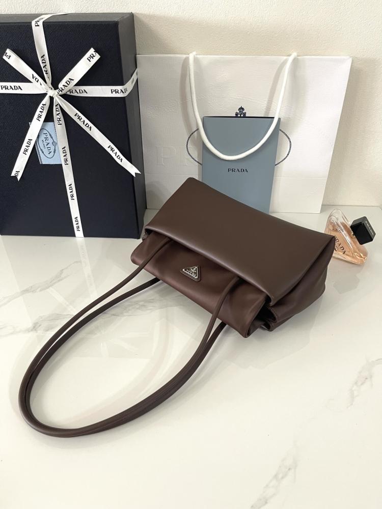 Prada Passage medium / حقيبة برادا باساج 28سم