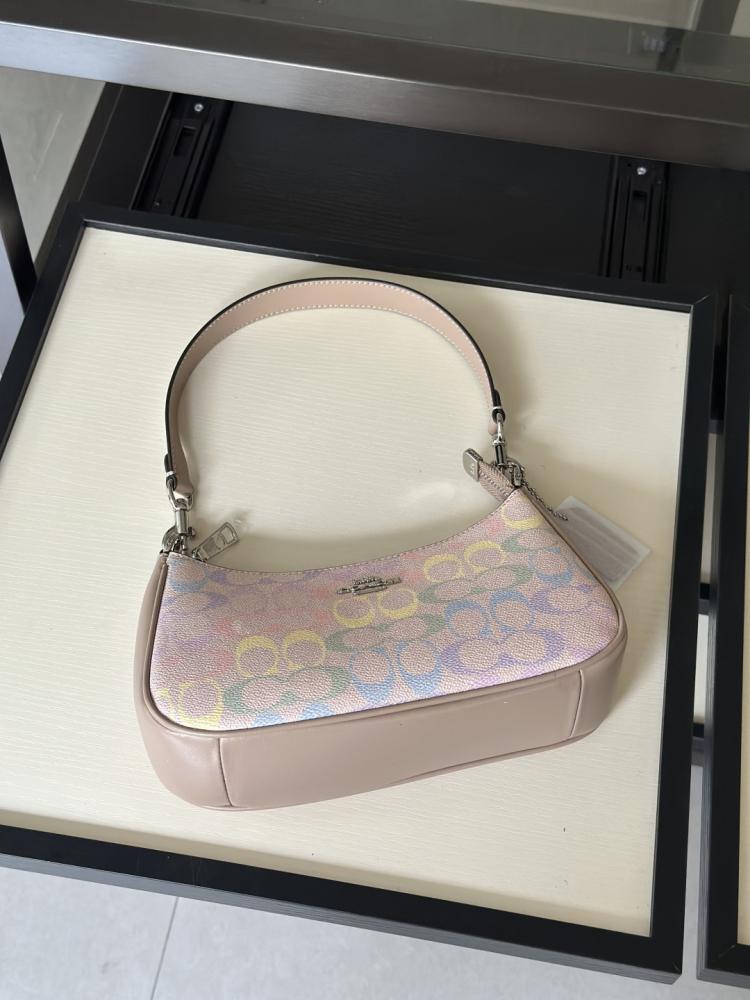 Coach Teri Shoulder Bag / حقيبة كتف كوتش تيري